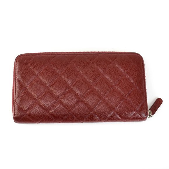 CHANEL: Burgundy Quilted Leather CC Logo Wallet nu - Picture 3 of 10